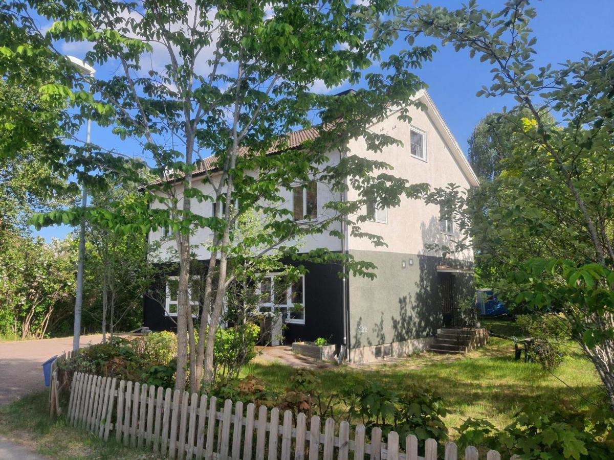 Liten Laegenhet 2 + 2 Pers Fagelfors Экстерьер фото